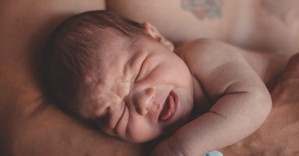 Stratégies efficaces pour apaiser les pleurs de bébé